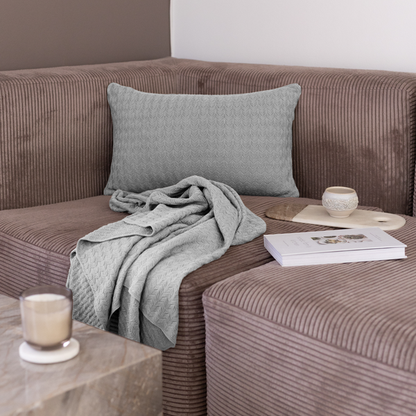 Stickad Pl&auml;d Wave, med grey melange, By LOHN