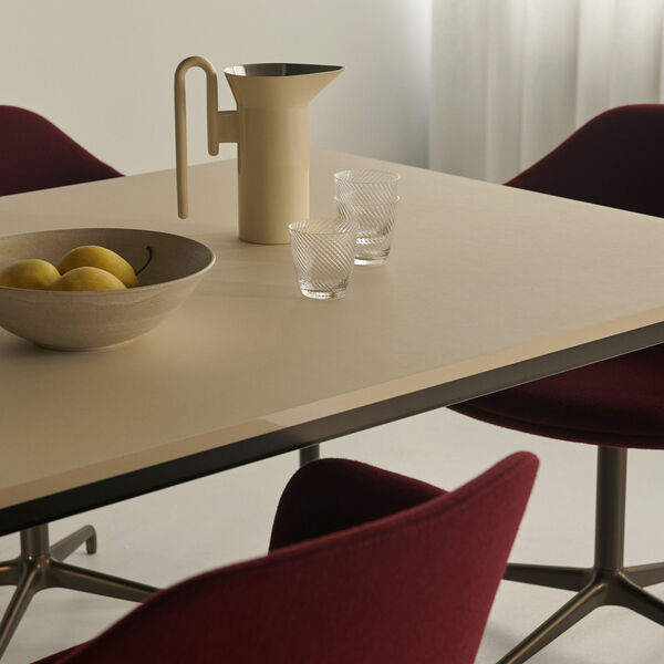 Momento JH38 Jug, ivory, &Tradition