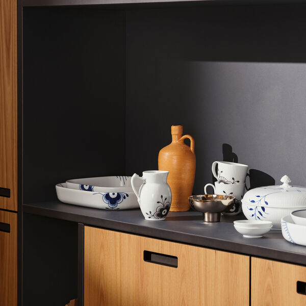 Black Fluted Mega kanna 38 cl Black Fluted Mega kanna 38 cl, Royal Copenhagen