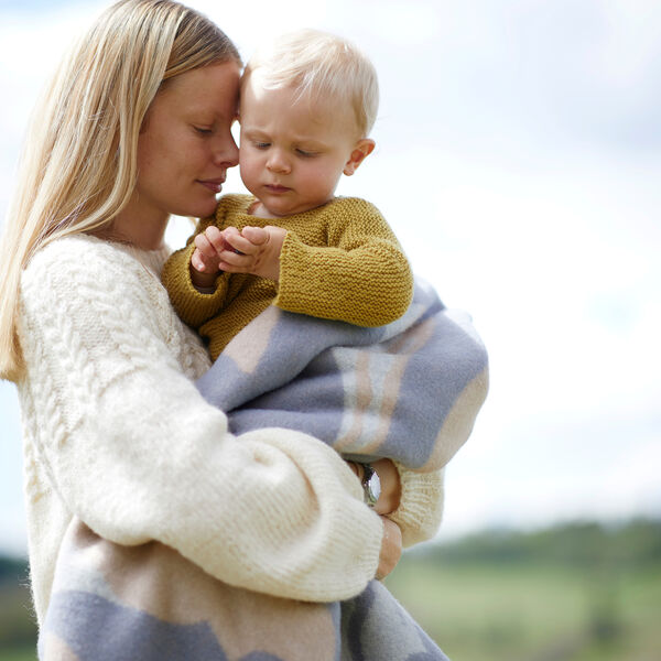 BIRD and FISH Half Size Throw, grey/beige, Røros Tweed