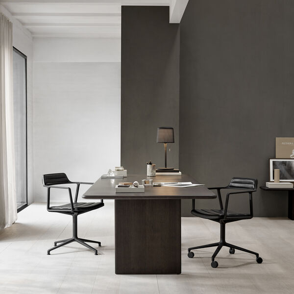 VIPP452 Swivel Chair with Gliders, black/black, Vipp