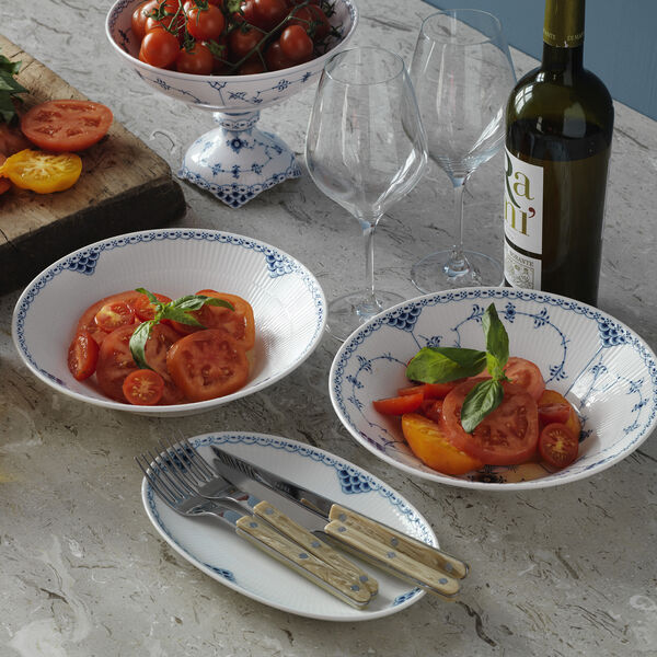 Blue Fluted Half Lace djup tallrik, &Oslash; 24 cm, Royal Copenhagen