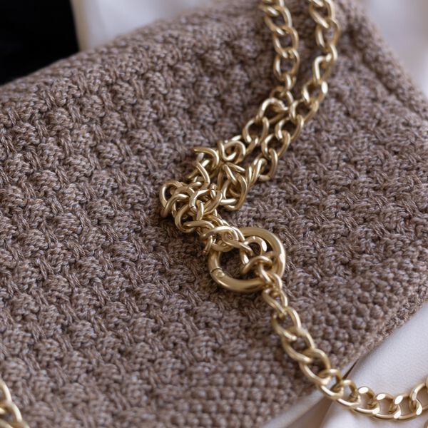 Stickad Clutch Kedja Petra, tiger melange, By LOHN