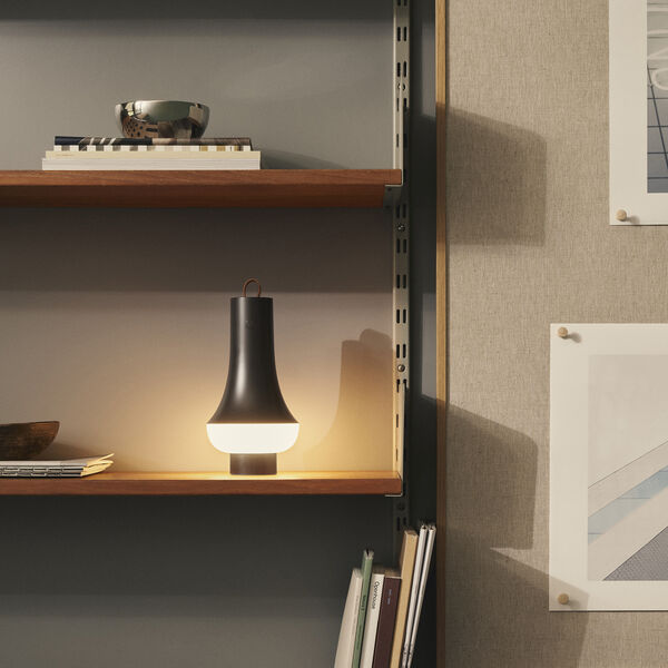 Tomoshi Portable Bordslampa, m&ouml;rkbrun, Louis Poulsen