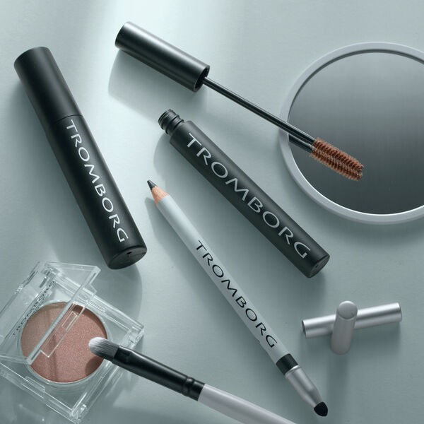 Brow Fix Brown, Tromborg