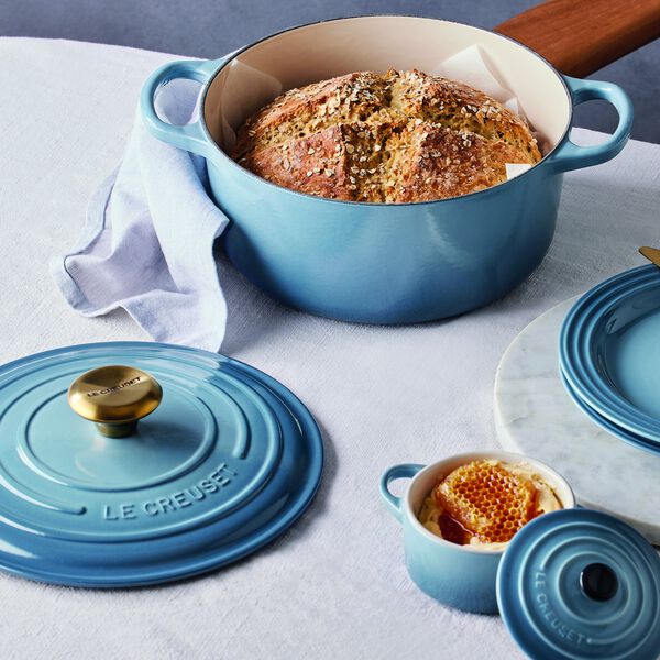 Signature gjutj&auml;rn rund gryta &Oslash; 24 cm, chambray, Le Creuset