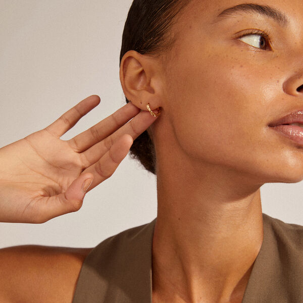 EDDY recycled organic shaped sm&aring; hoops, gold-plated, Pilgrim