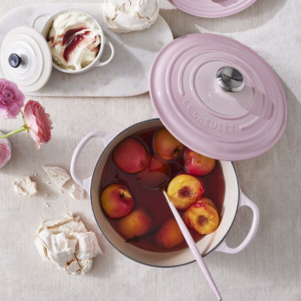 Signature gjutj&auml;rn rund gryta &Oslash; 24 cm, shell pink, Le Creuset