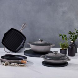 Signature gjutj&auml;rn kvadratisk grillpanna 26 cm, flint, Le Creuset