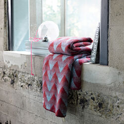 LYNILD Throw, red/blue, Røros Tweed