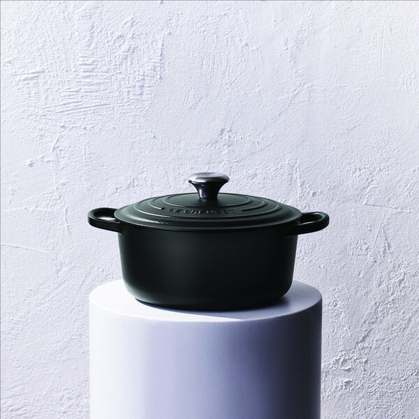 Signature gjutj&auml;rn rund gryta &Oslash; 24 cm, matte black, Le Creuset