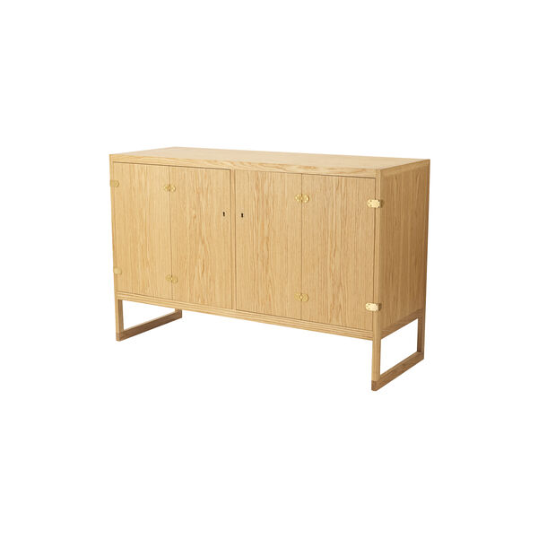 BM0057 Cabinet, oljad ek BM0057 Cabinet, oljad ek, Carl Hansen & Søn