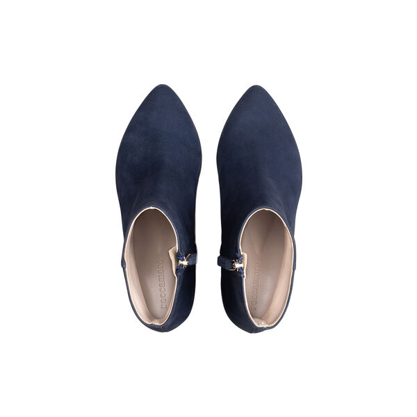 Stina, midnight, Roccamore