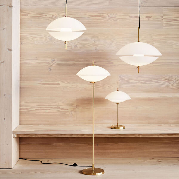 Clam&trade; Golvlampa, opal/m&auml;ssing, Fritz Hansen
