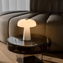 Glossy Mini Portable bordslampa, vit, Design For The People
