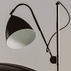 Bestlite BL3 M golvlampa, svart/krom, GUBI