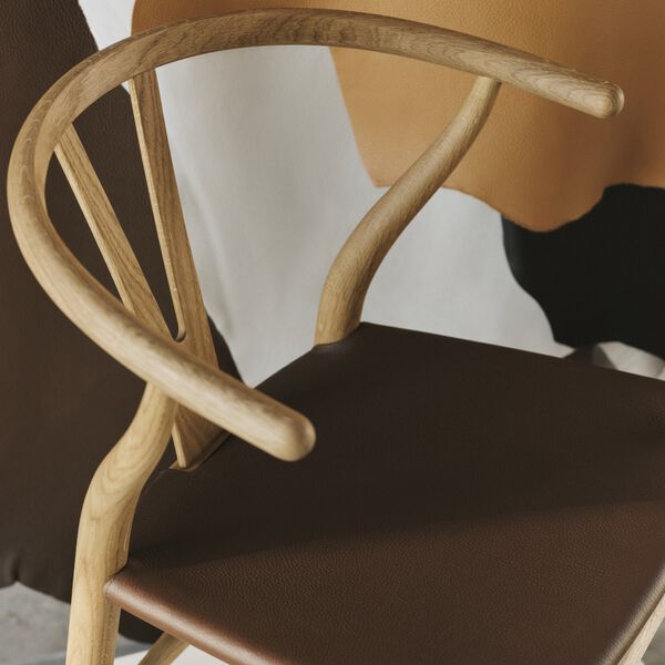 CH24P | Wishbone Chair | Oak Oil/Loke 7060, Carl Hansen & S&oslash;n