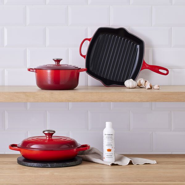 Signature gjutj&auml;rn kvadratisk grillpanna 26 cm, cerise, Le Creuset