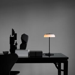 Blossi Table Lamp, black/opal, Nuura