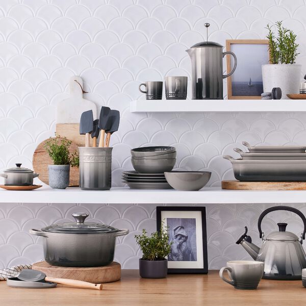 Signature gjutj&auml;rn rund gryta &Oslash; 20 cm, flint, Le Creuset