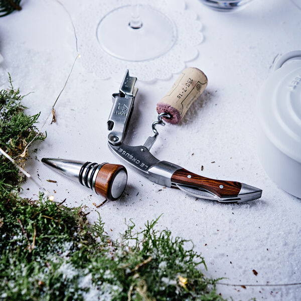 GS-190 gift set with WT-110 and cork, Le Creuset