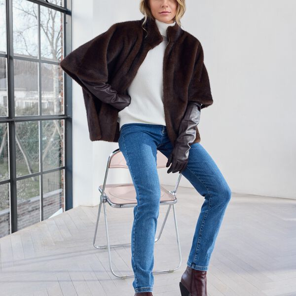 Cape Fur Cape | Brown | Jacka, Micha
